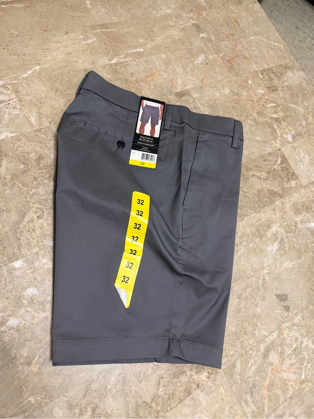 Banana Republic Slate Gray Men’s Flat Front Chino Shorts
